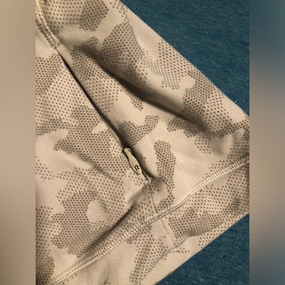Lululemon gray camouflage sweatshirt - Picture 3 of 8